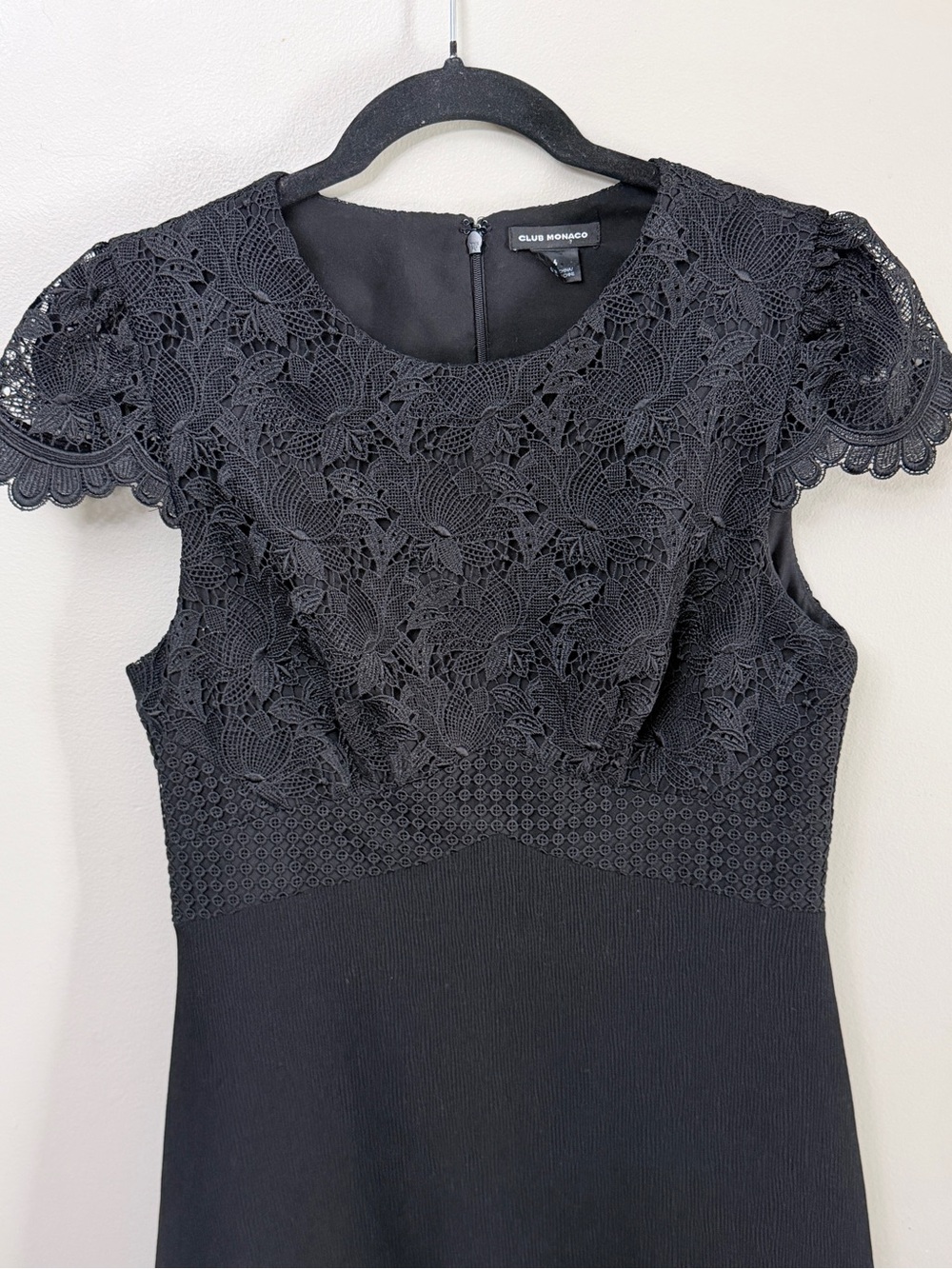 Club Monaco Black Lace Cutout Fit & Flare Mini Dress Cocktail LBD 6 - Picture 3 of 9